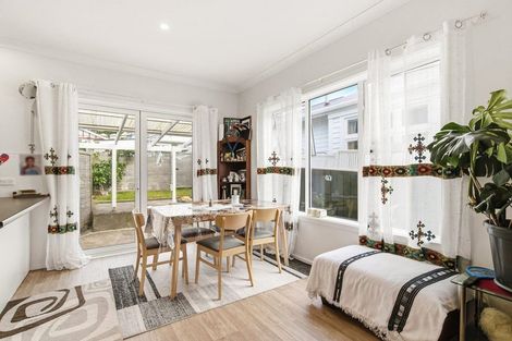 Photo of property in 29 Palm Avenue, Lyall Bay, Wellington, 6022