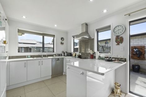 Photo of property in 18 Shrule Place, Huntington, Hamilton, 3210