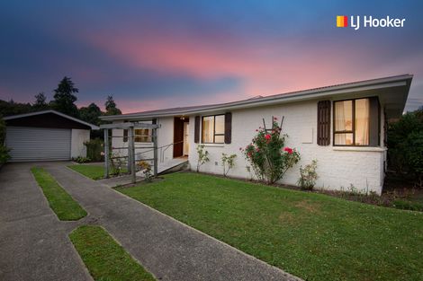 Photo of property in 21 Kinmont Crescent, Kinmont Park, Mosgiel, 9024