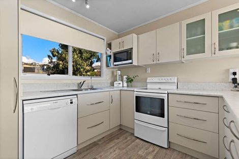 Photo of property in 438 Pukehangi Road, Pomare, Rotorua, 3015