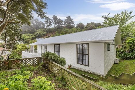Photo of property in 12 Percy Dyett Drive, Karori, Wellington, 6012