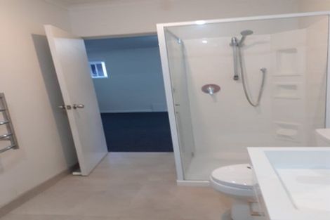 Photo of property in 13 Lewis Road, Pakuranga, Auckland, 2010