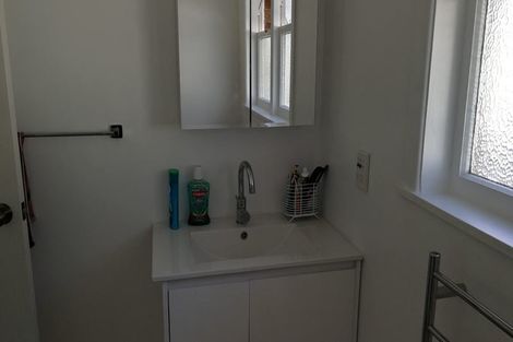 Photo of property in 10 Graham Avenue, Te Atatu Peninsula, Auckland, 0610