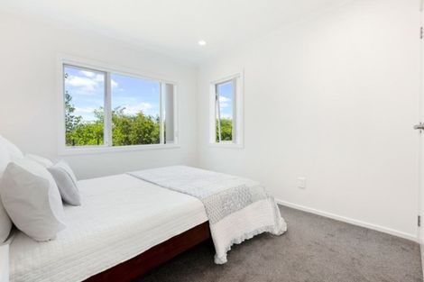 Photo of property in 2/19 Limmer Place, Browns Bay, Auckland, 0632