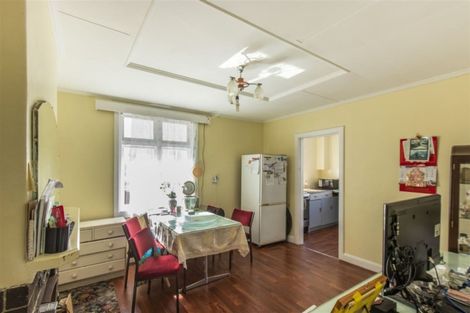 Photo of property in 41 Derwent Street, Island Bay, Wellington, 6023