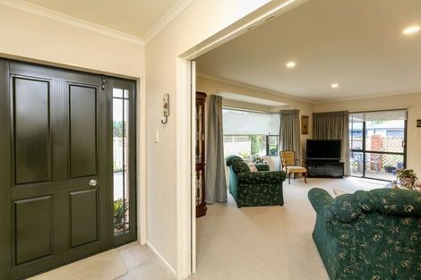 Photo of property in 12 Kawaroa Close, New Plymouth, 4310