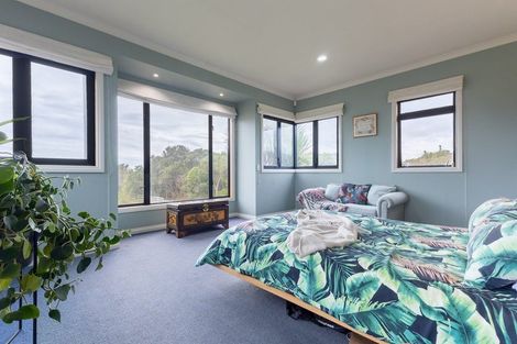 Photo of property in 114 Rutherford Drive, Waikanae Beach, Waikanae, 5036