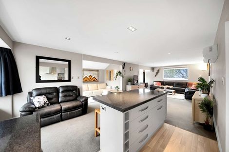 Photo of property in 10 Pompolona Street, Te Anau, 9600