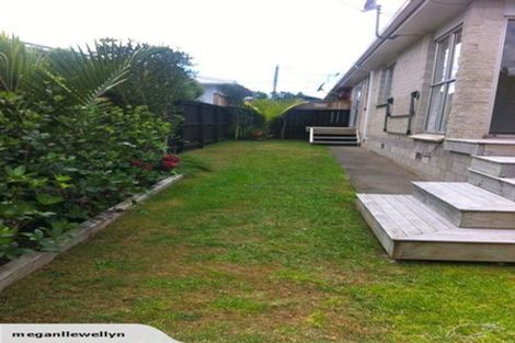 Photo of property in 2/230 Point Chevalier Road, Point Chevalier, Auckland, 1022