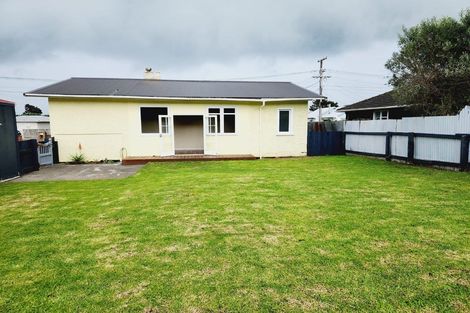 Photo of property in 82 Matai Street, Castlecliff, Whanganui, 4501