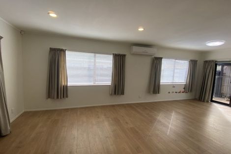Photo of property in 21 Septimus Place, Henderson, Auckland, 0612