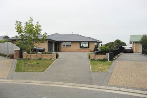 Photo of property in 14 Peel Close, Rolleston, 7614