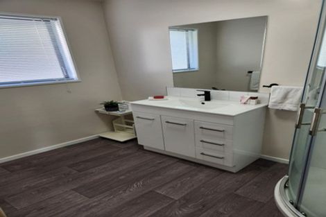 Photo of property in 1/35 Division Street, Riccarton, Christchurch, 8041