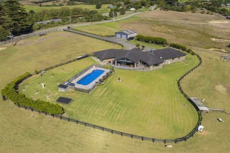 Photo of property in 10 Joblin Road, Wainui, Silverdale, 0994