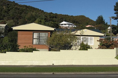 Photo of property in 109 Stokes Valley Road, Stokes Valley, Lower Hutt, 5019