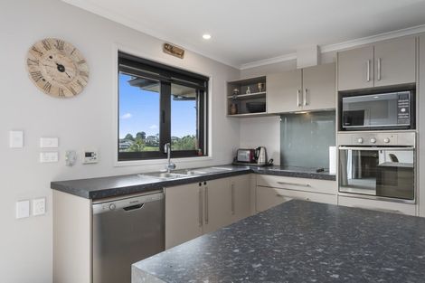 Photo of property in 43 Norm Freeman Drive, Te Puke, 3119