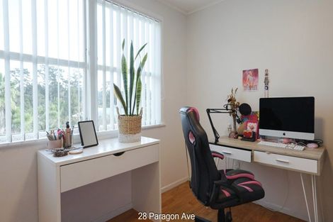 Photo of property in 28 Paragon Avenue, Beach Haven, Auckland, 0626