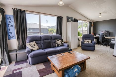 Photo of property in 22 Domett Esplanade, Cobden, Greymouth, 7802