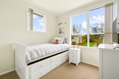 Photo of property in 8 Birdwood Road, Swanson, Auckland, 0612