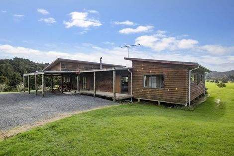 Photo of property in 942 Tapuhi Road, Hukerenui, Hikurangi, 0182