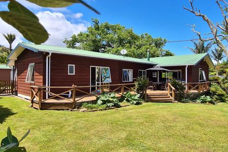 Photo of property in 40 Driving Creek Road, Coromandel, 3506