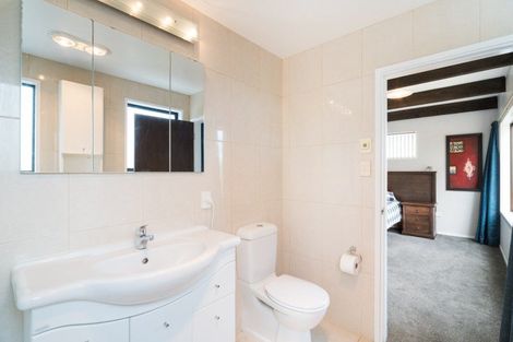 Photo of property in 16 Akaroa Avenue, Awapuni, Palmerston North, 4412