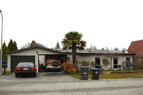 Photo of property in 17 Inverness Crescent, Arrowtown, 9302