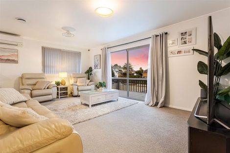 Photo of property in 8 Sari Place, Massey, Auckland, 0614