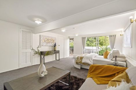 Photo of property in 38 Deverell Place, Northcross, Auckland, 0632