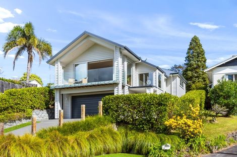 Photo of property in 6 Denby Lane, Northcote Point, Auckland, 0627