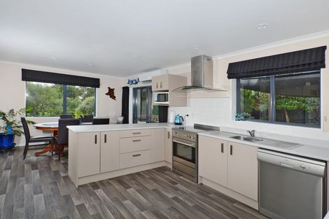 Photo of property in 24 Harbour View Road, Northland, Wellington, 6012