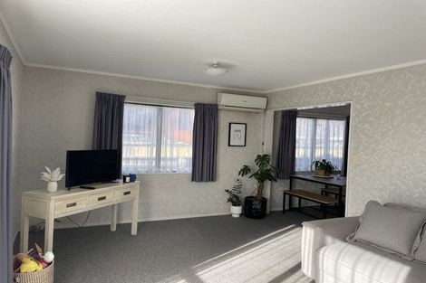 Photo of property in 32a Aquarius Drive, Kawaha Point, Rotorua, 3010