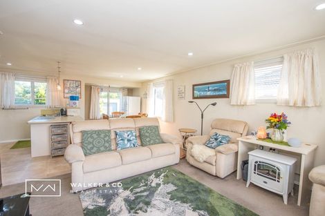 Photo of property in 31 Royal Street, Upper Hutt Central, Upper Hutt, 5018