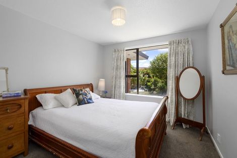 Photo of property in 2/1 Thornhill Place, Sockburn, Christchurch, 8042