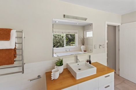 Photo of property in 95b Hinemoa Street, Birkenhead, Auckland, 0626