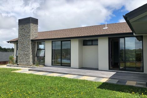 Photo of property in 10 Te Awa Place, Red Beach, 0932