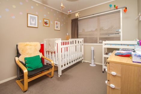 Photo of property in 1b Karaka Street, New Lynn, Auckland, 0600