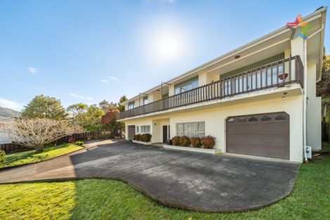 Photo of property in 18 Mimihau Grove, Wainuiomata, Lower Hutt, 5014