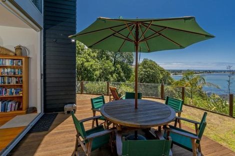 Photo of property in 18 Pine Grove, Tairua, 3508