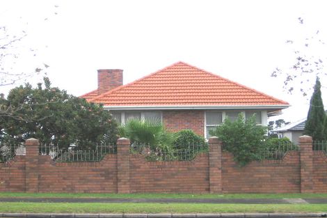 Photo of property in 4315 Great North Road, Glendene, Auckland, 0602