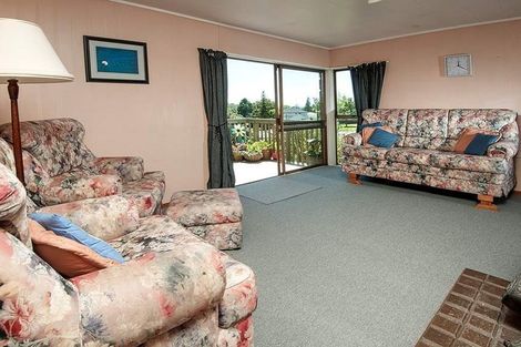 Photo of property in 2/24 Tango Place, Henderson, Auckland, 0610