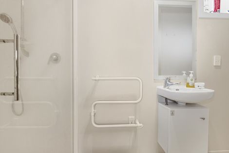 Photo of property in 33/64 Kawaha Point Road, Kawaha Point, Rotorua, 3010