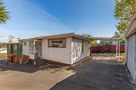 Photo of property in 2/22 Captain Scott Road, Glen Eden, Auckland, 0602