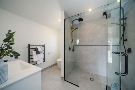 Photo of property in 19 Silicon Way, Fitzherbert, Palmerston North, 4410