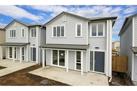 Photo of property in 21 Stitchbird Crescent, Papakura, 2110