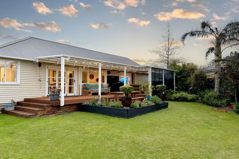 Photo of property in 53 Govett Avenue, Frankleigh Park, New Plymouth, 4310