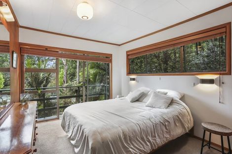 Photo of property in 18 Tinopai Road, Titirangi, Auckland, 0604