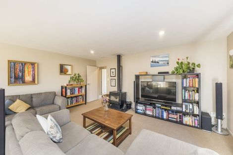 Photo of property in 17 Walnut Grove, Kelvin Grove, Palmerston North, 4414