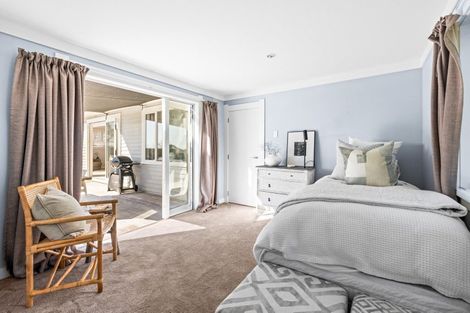 Photo of property in 8 Emerald Hill, Havelock North, 4130