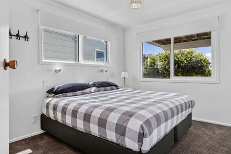 Photo of property in 16 Tamarisk Drive, Riversdale Beach, Masterton, 5872